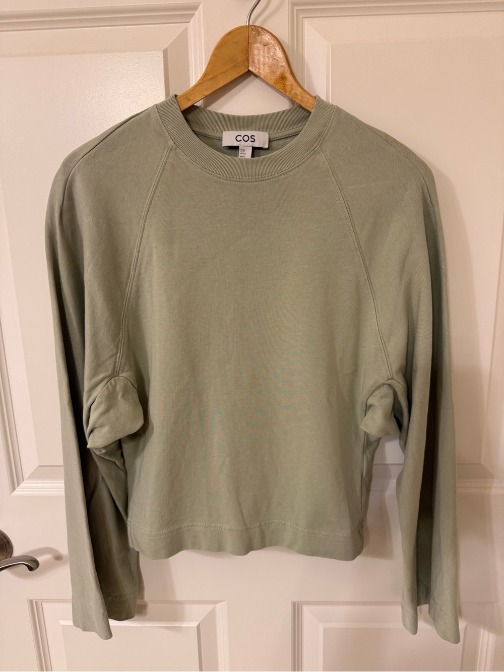 COS Sweater Women’s Sage Green Sweatshirt Crewneck Long Sleeve XS EUC